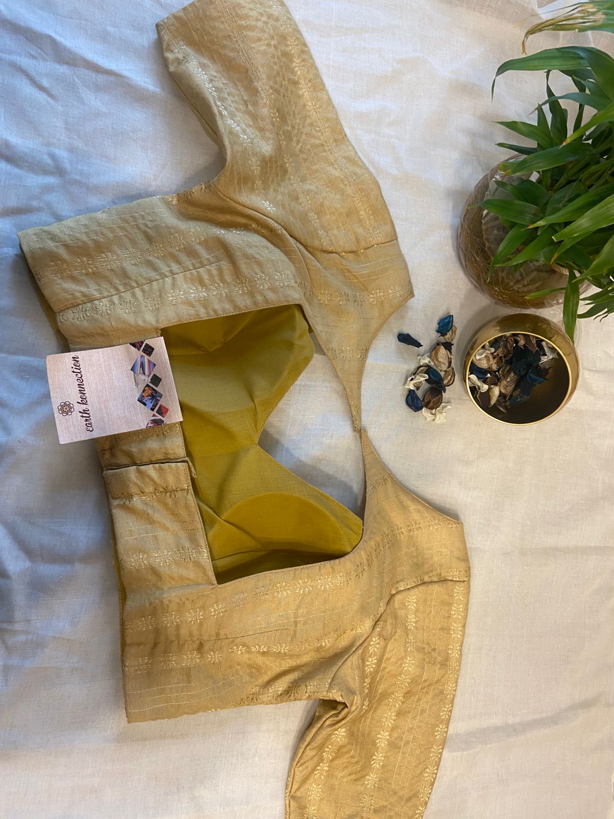 Princess cut padded blouse
