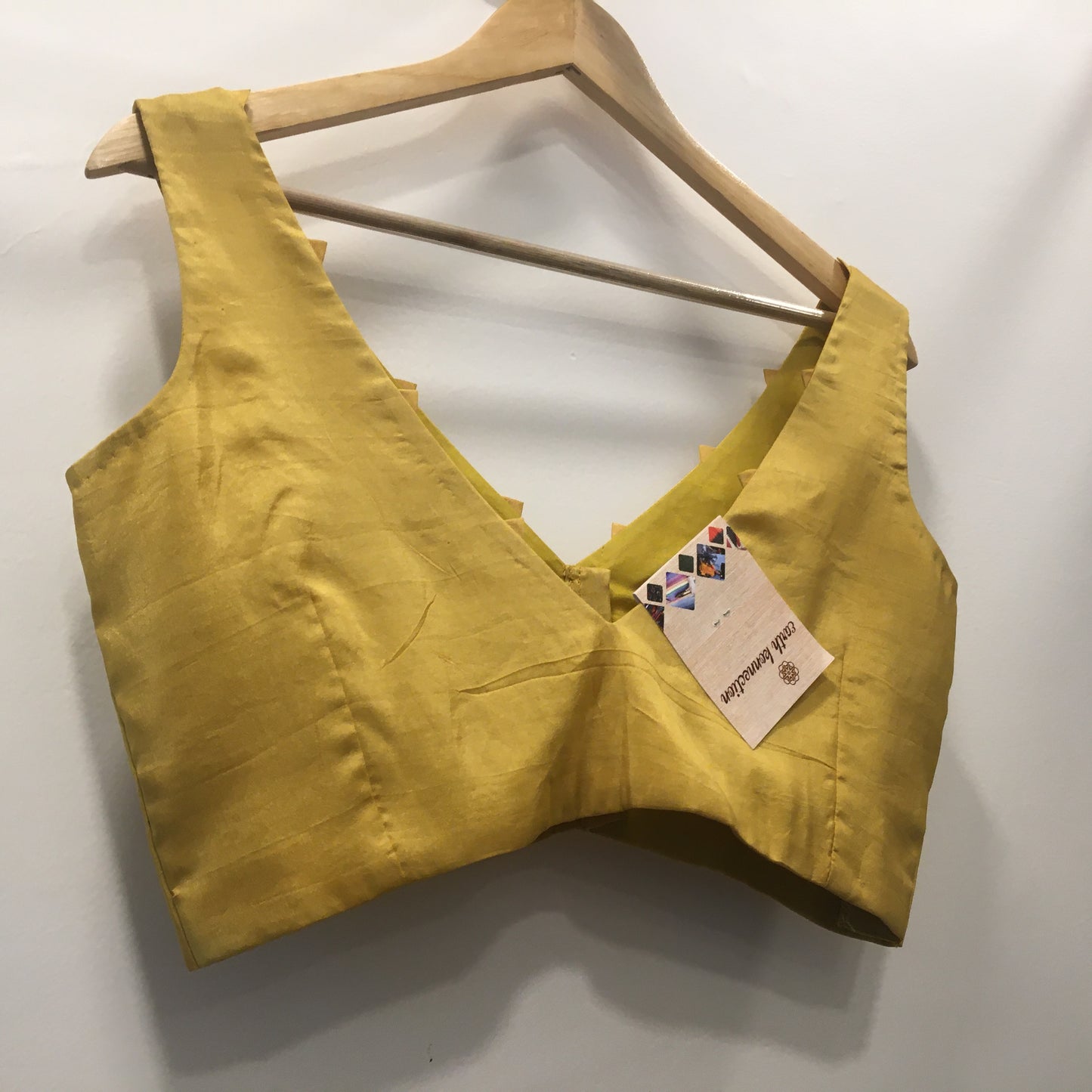 Princess cut blouse with padded