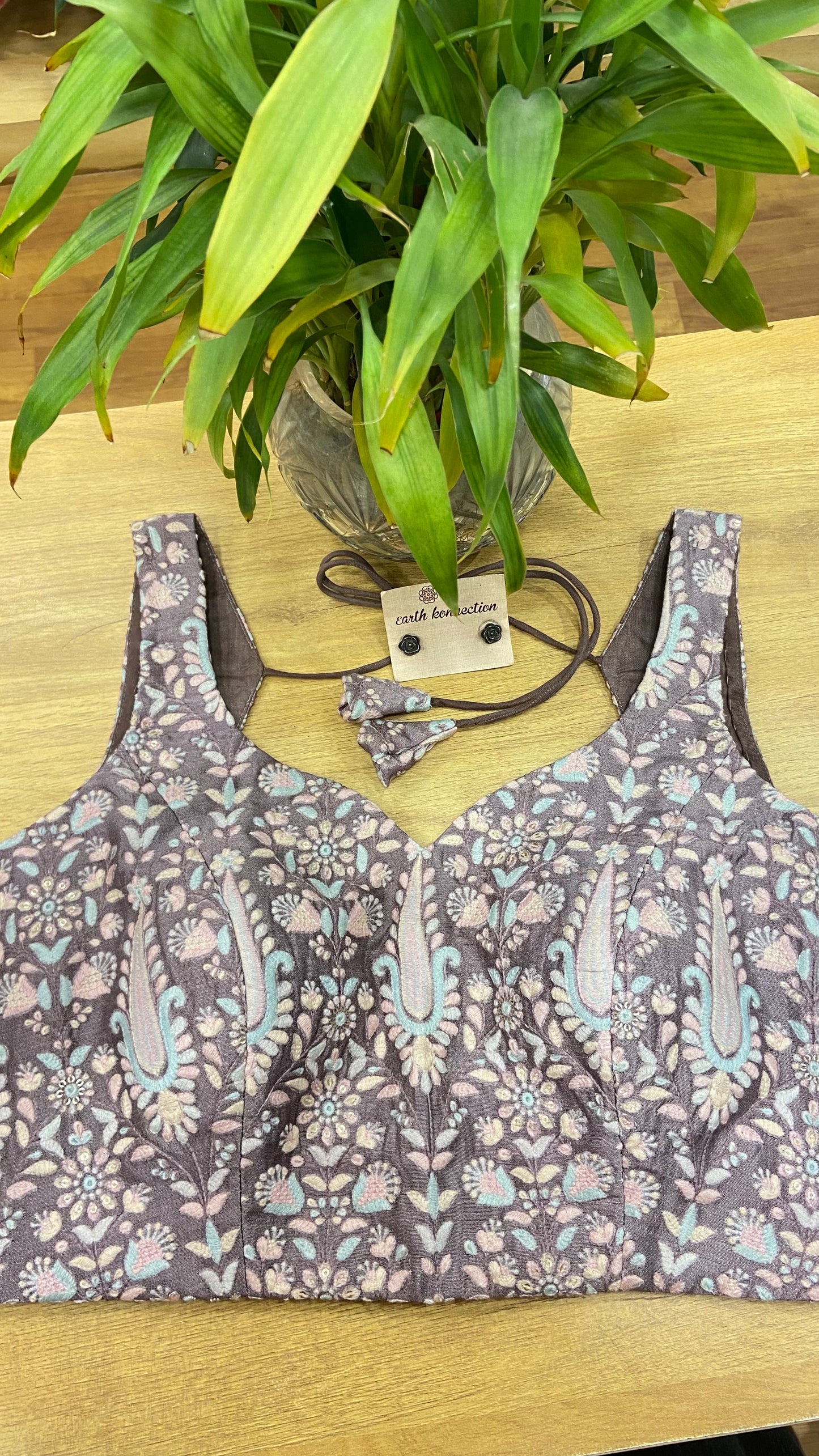Machine embroidery blouse