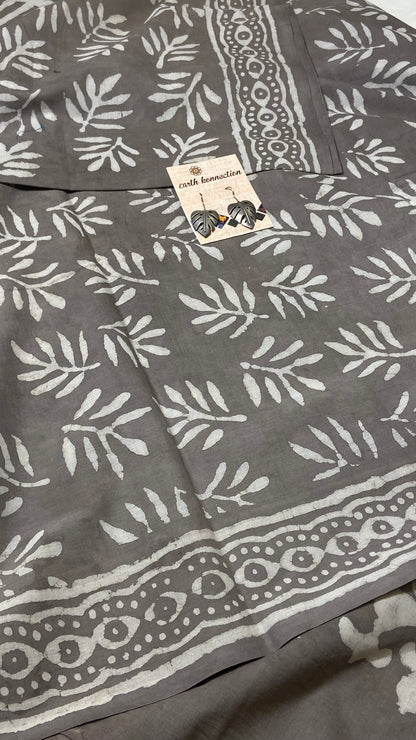 Mulmul Cotton saree