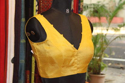 Princess cut blouse with padded