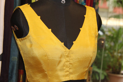 Princess cut blouse with padded