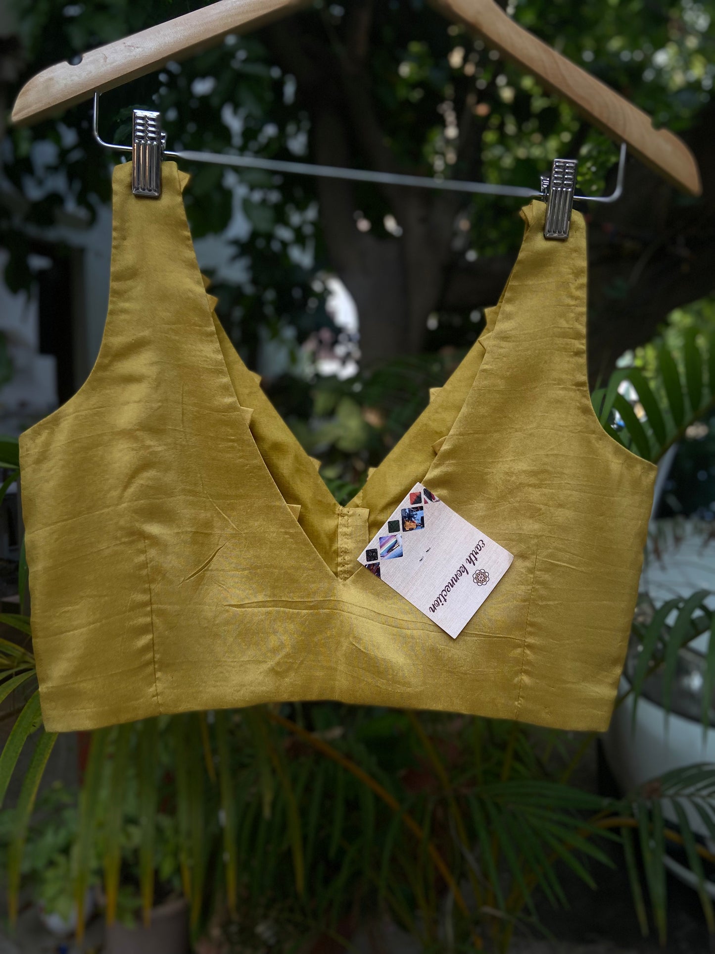 Princess cut blouse with padded