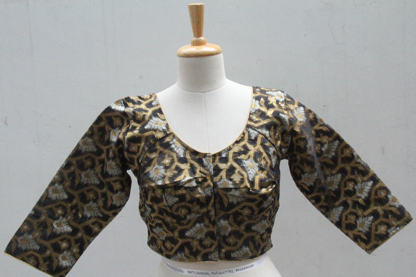 SIMPLE 4 DART BLOUSE