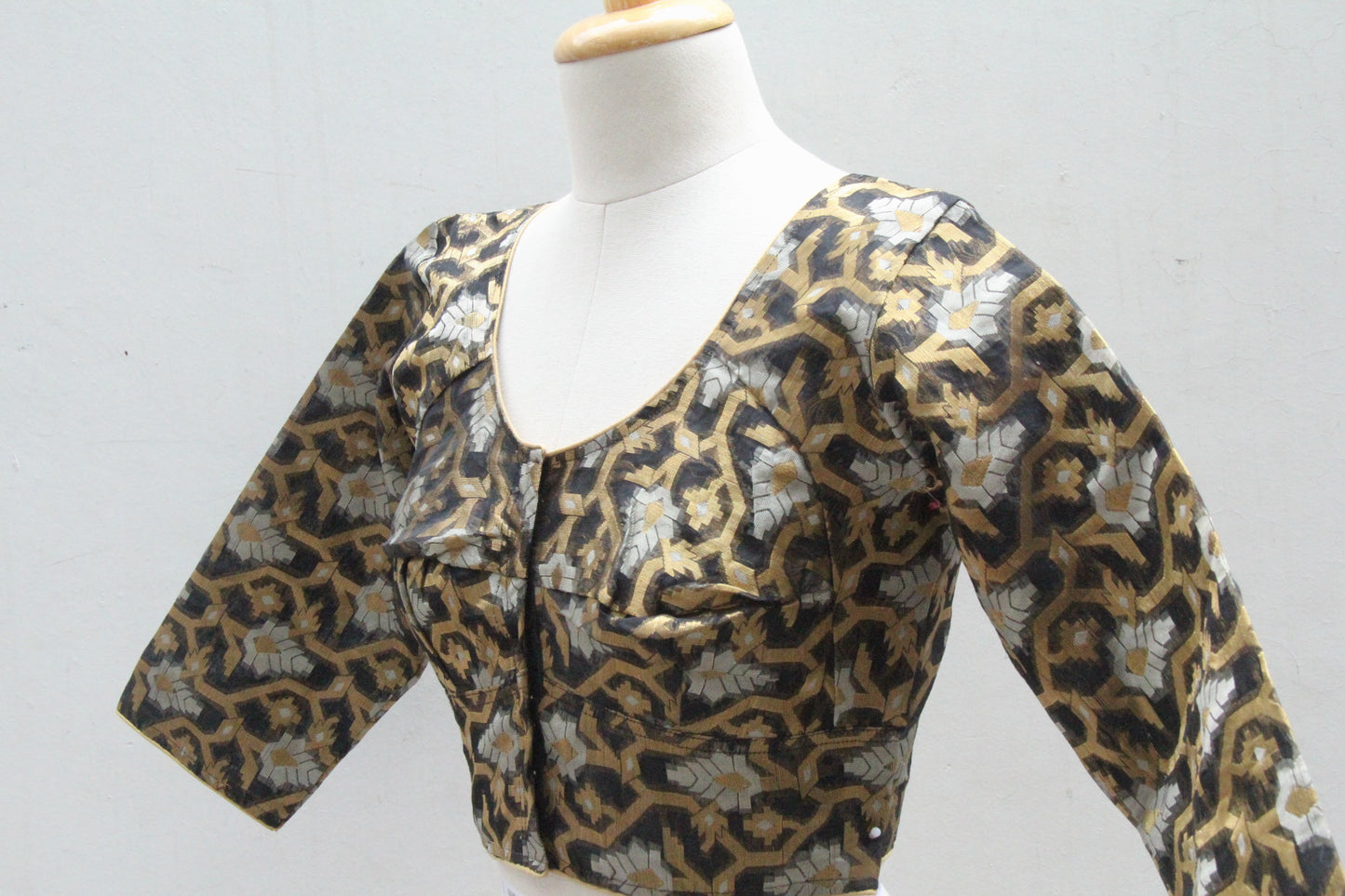 SIMPLE 4 DART BLOUSE