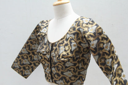 SIMPLE 4 DART BLOUSE