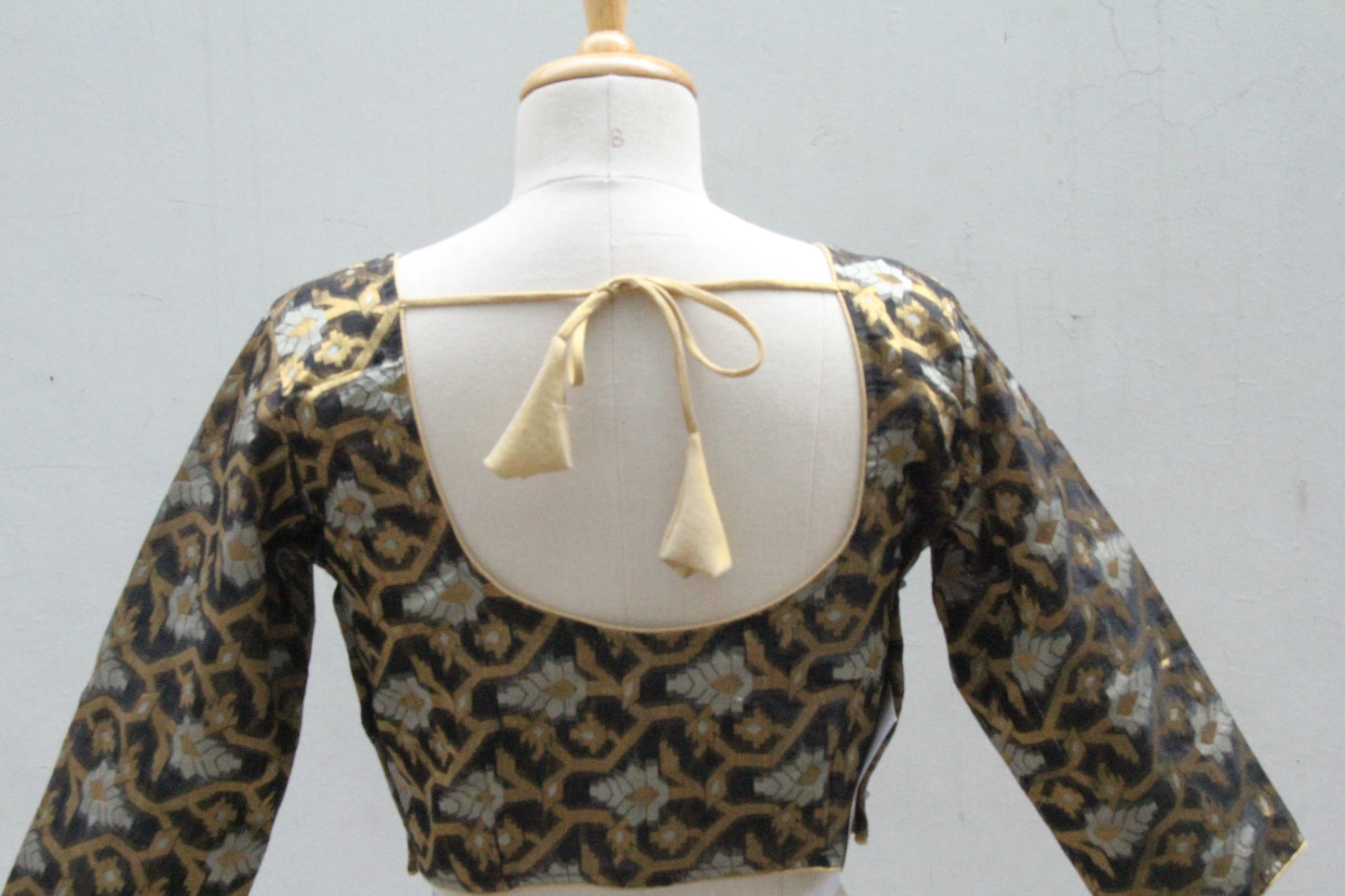 SIMPLE 4 DART BLOUSE