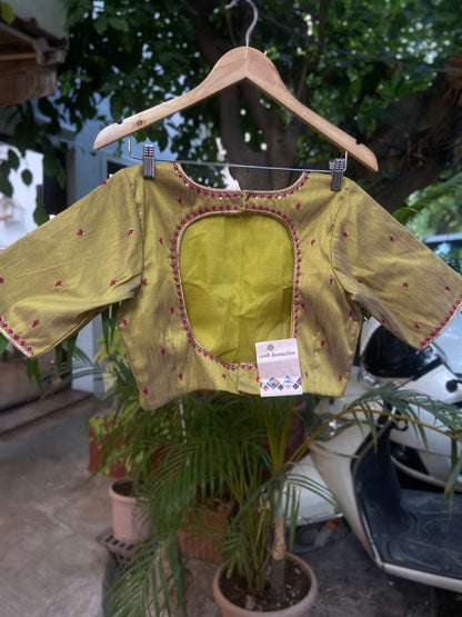 EMBROIDERY PADDED BLOUSE