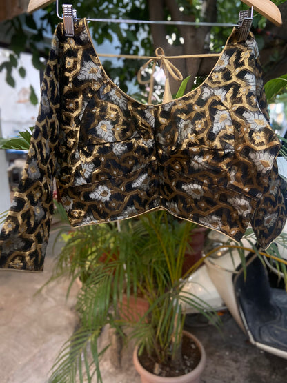 SIMPLE 4 DART BLOUSE