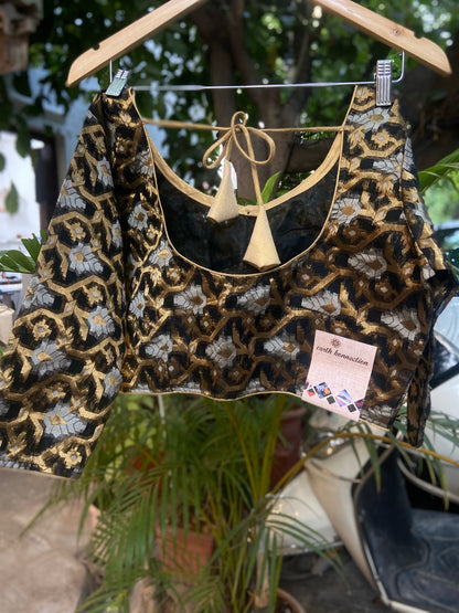 SIMPLE 4 DART BLOUSE